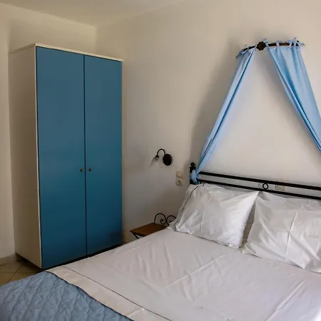 Dafnis Apartment *
